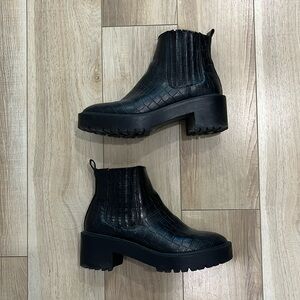 Black Vero Moda ankle boots with small heel
